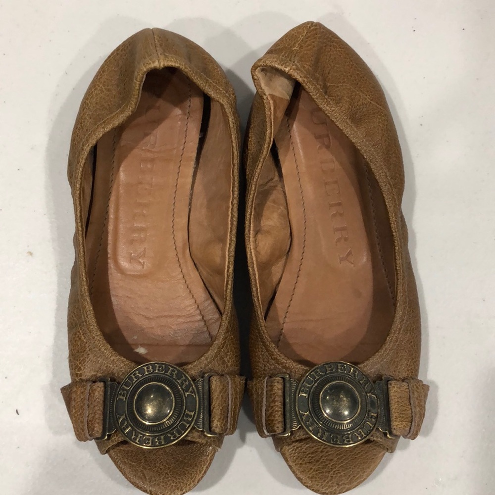Burberry open toe flat